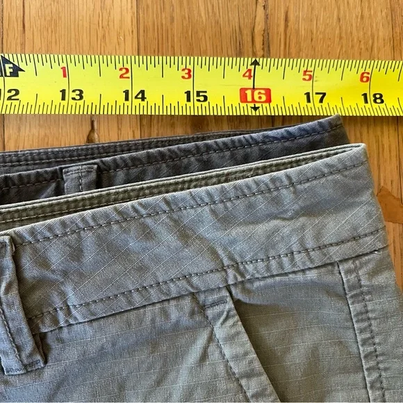 2 Pairs Eddie Bauer Shorts Womens 12 Green & Gray Ripstop Cargo Cotton Stretch - Picture 7 of 9